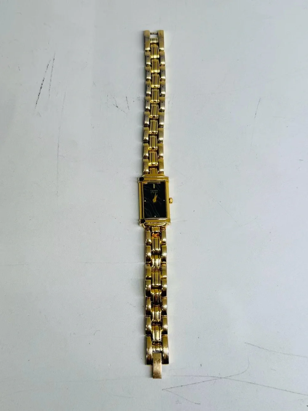 Vintage Citizen Elegance Ladies Quartz Gold Tone 14mm Watch New Battery Runs